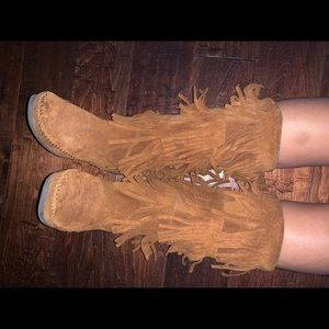 Minnetonka fringe boots